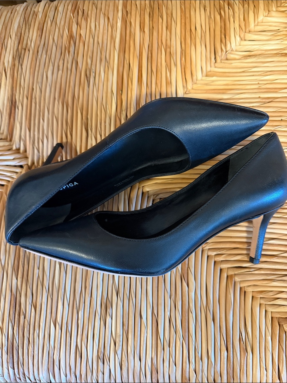 Via Spiga Black Pointed Toe Pumps - Picture 3 of 7